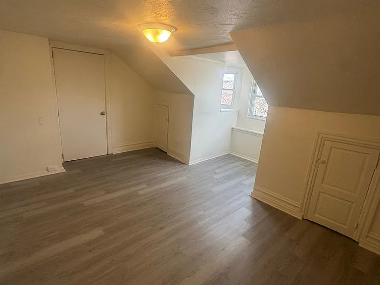 12th St 222 N — Photo 10