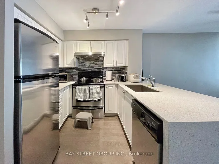 30 Hayden St #405 — Photo 5