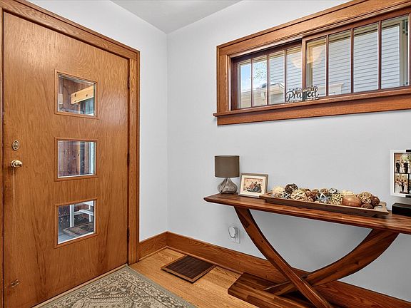4th image of 903 Lewis Ave