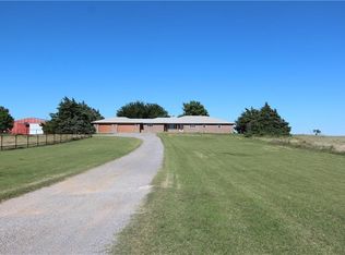 11662 N 2050th Rd, Canute, OK 73626