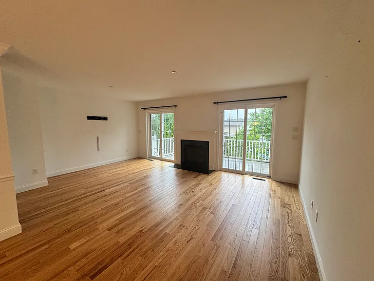 18 Dumaine Ave #C — Photo 2