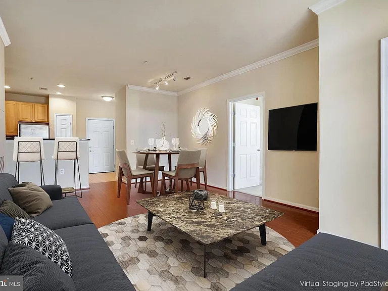2465 Army Navy Dr #1-317 — Photo 3