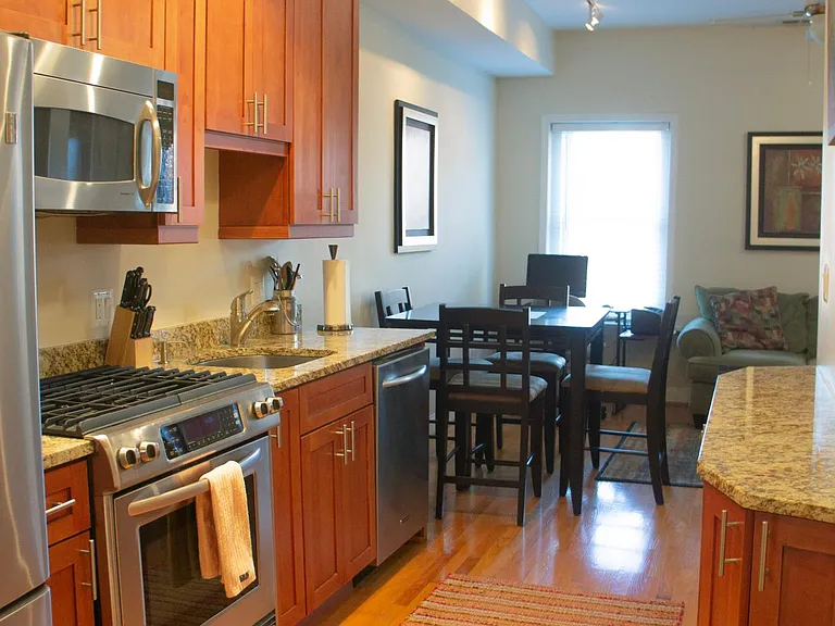 1403 21st St NW #3 — Photo 2