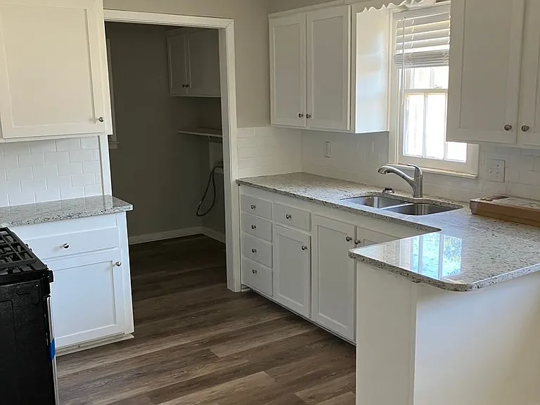3702 Wilshire Dr — Photo 5