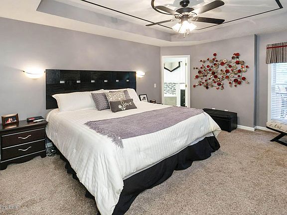 3rd image of 195 River Edge Dr