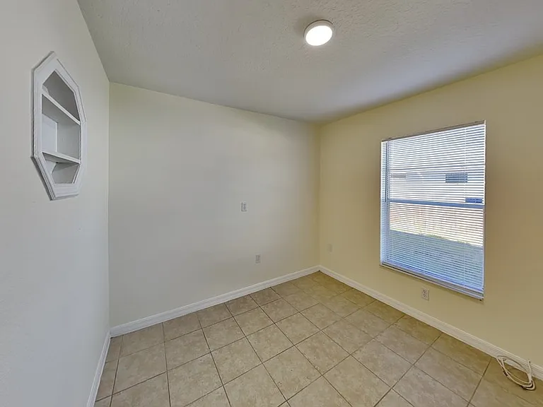 465 Oak Dr — Photo 15