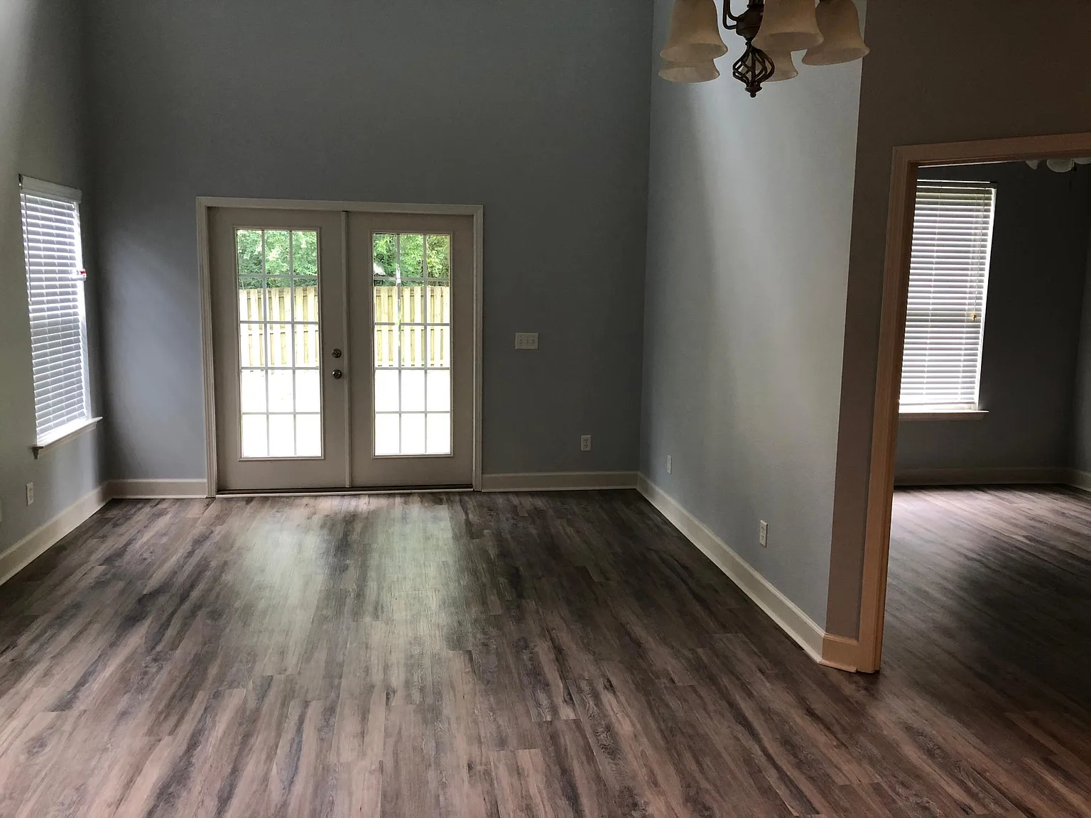 3 bed, 2.5 bath, 1490 sqft, $1,450 — Photo 2