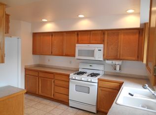 4604 164th St SW #B, Lynnwood, WA 98087