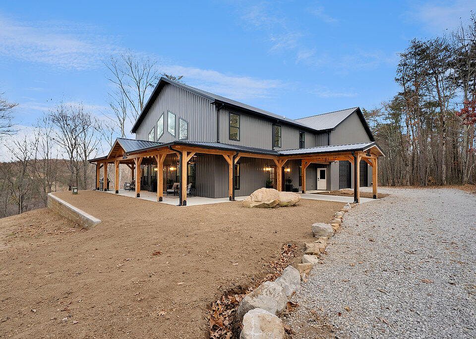 1st image of 206 S Bridal Veil Dr