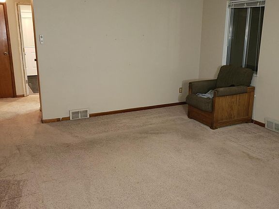 4th image of 1532 Rockway Ave