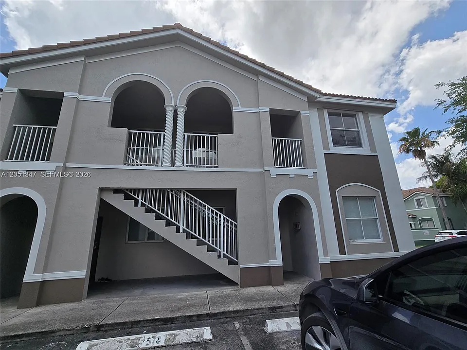 2460 SE 16th Ter #100