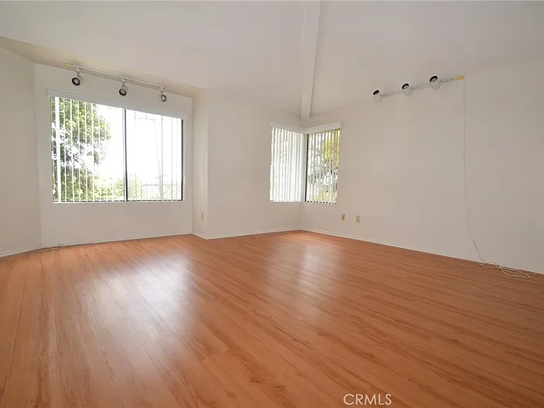 2595 Plaza Del Amo #413 — Photo 10