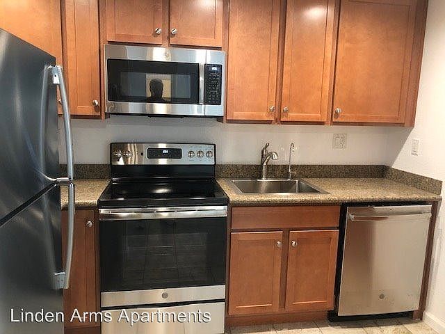 1st image of 950 Linden Ave APT 211
