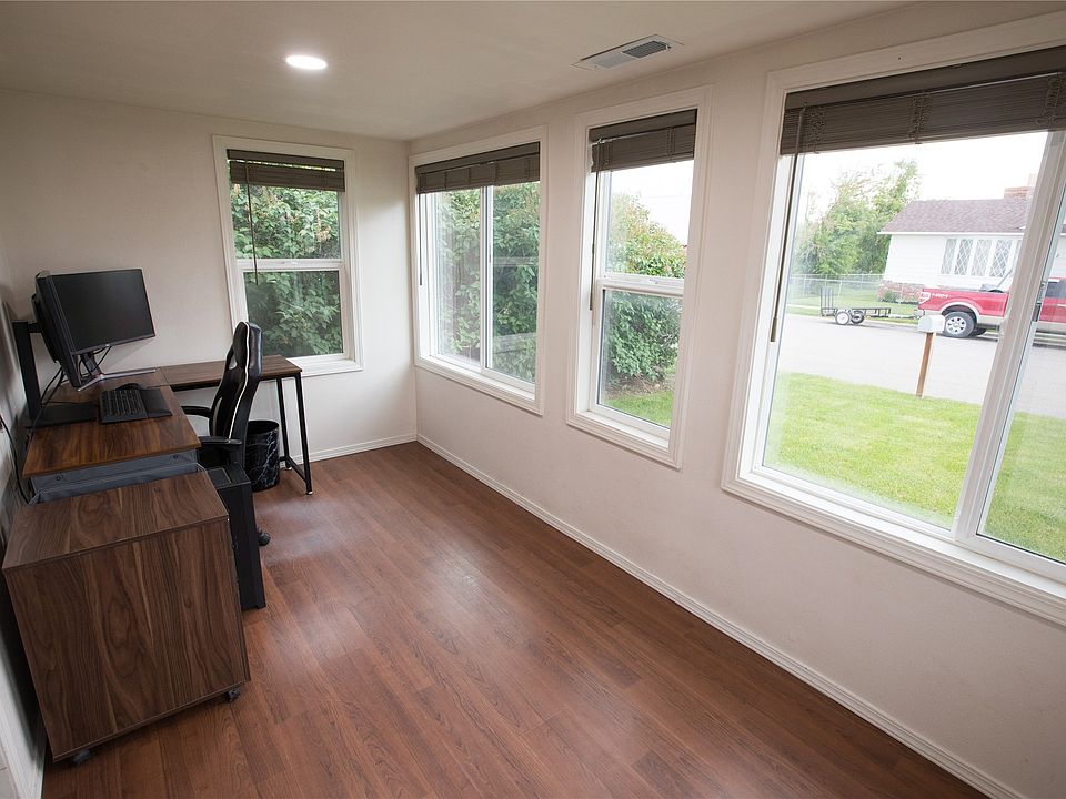 121 1st Ave NW, Cut Bank, MT 59427 Zillow