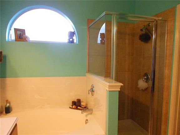 4th image of 1228 Rosewood Ct