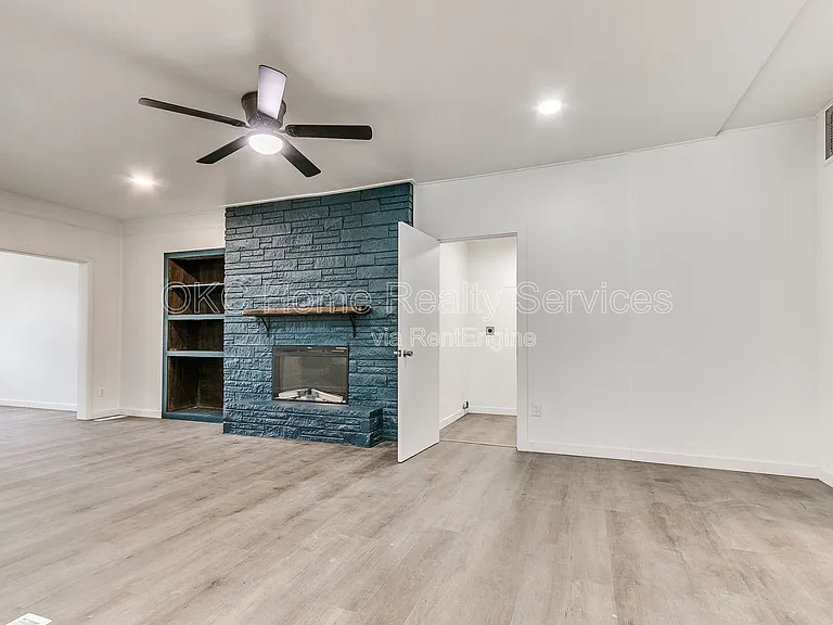 1812 W Noble Ave — Photo 28