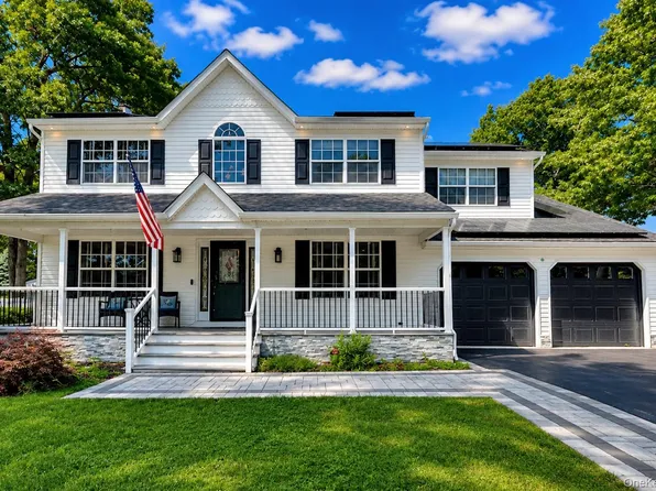 11 Oliver Street, Port Jefferson Station, NY 11776