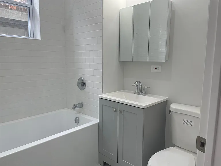 1619 Palisade Ave #4L — Photo 16