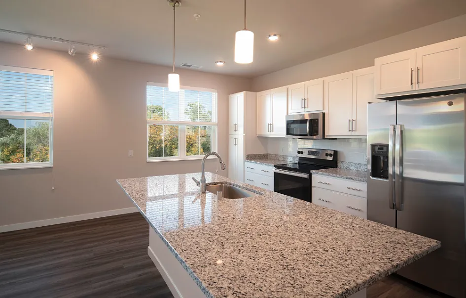 Building Photo - Elm Grove Heights