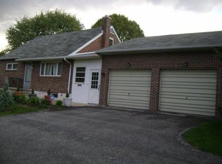 2554 Springwood Rd, York, PA 17402