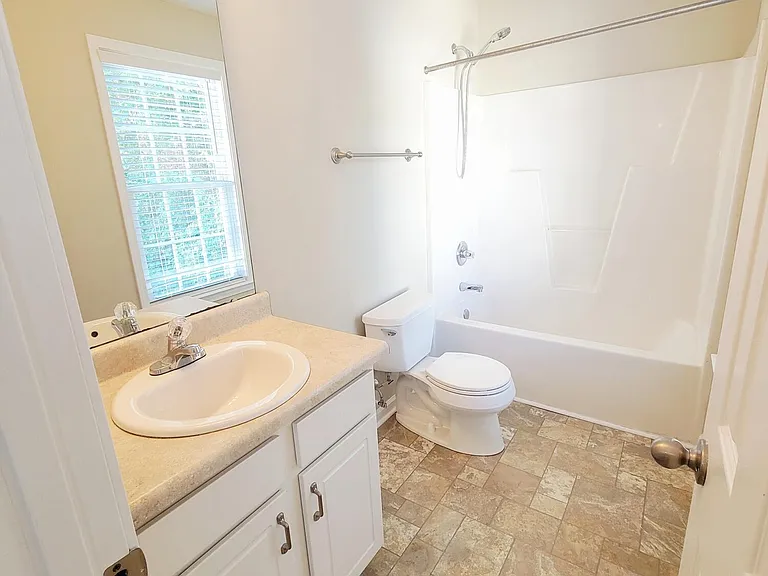 411 Whitehall Ct — Photo 30
