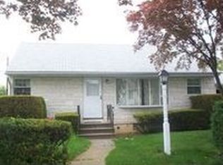 1546 Greenview Dr, Bethlehem, PA