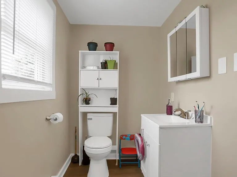 720-728 E Market St #201 — Photo 3