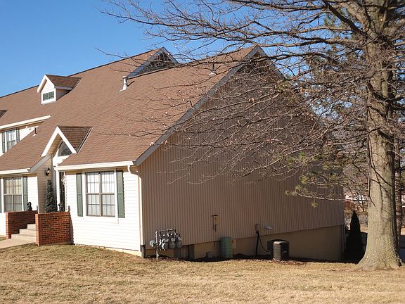 2nd image of 1158 Hampton Ln