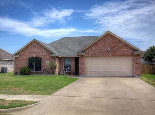138 Birdsong Ln, Terrell, TX 75160