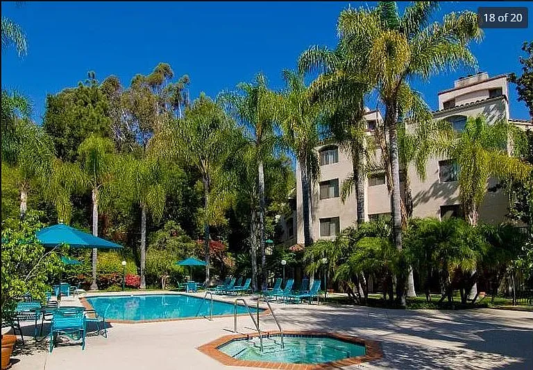Outdoor heated Pool and Jacuzzi