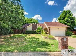 709 Hinsdale Dr, Arlington, TX 76006