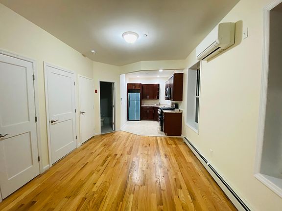 3rd image of 4016 10th Ave #2