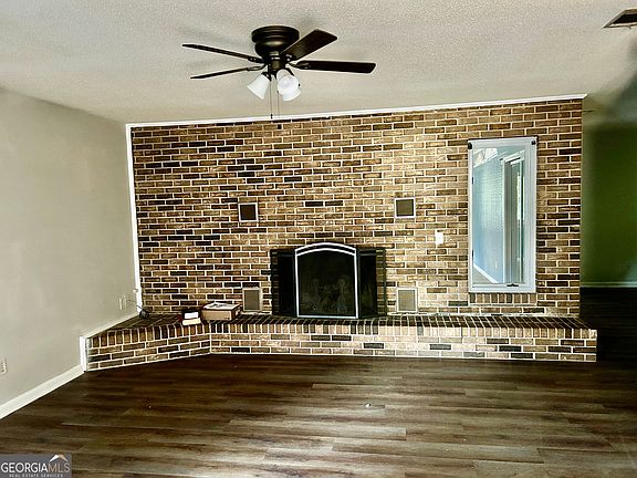 3rd image of 99 Holly Rd