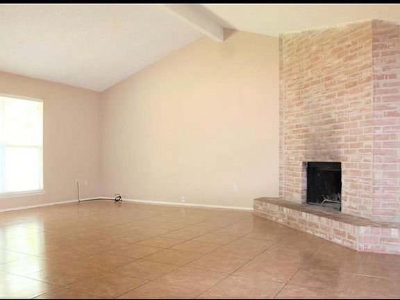 5th image of 23022 Laketree Ln