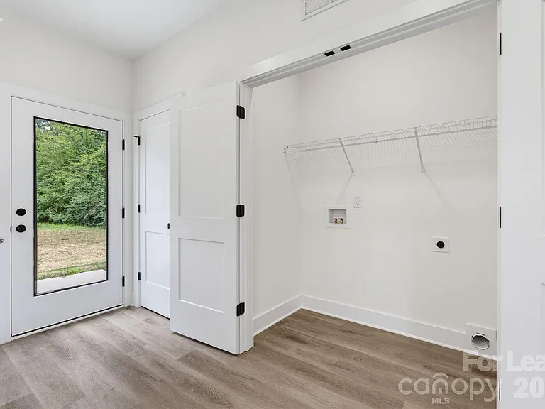 104 Maple Ave NW #B — Photo 6