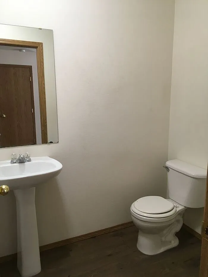 3 bed, 2.5 bath, 2216 sqft, $2,750 — Photo 3