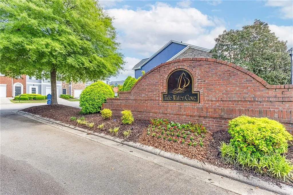 3 bed, 3.0 bath, 1506 sqft, $1,895 — Photo 4
