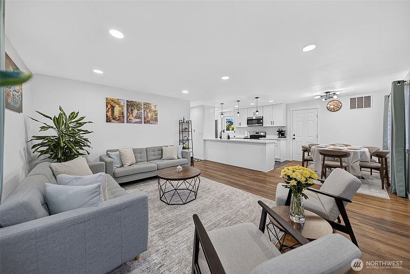 5th image of 233 S 301st Street