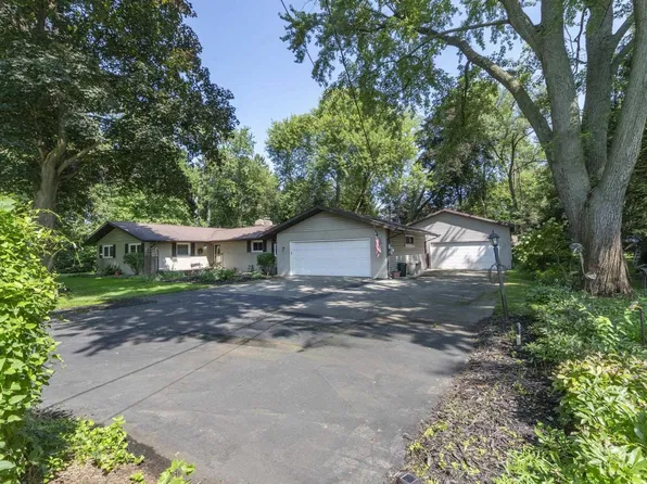 22695 State St, Elkhart, IN 46516