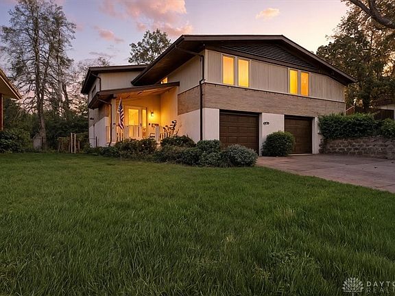2nd image of 4432 Woodbine Ave
