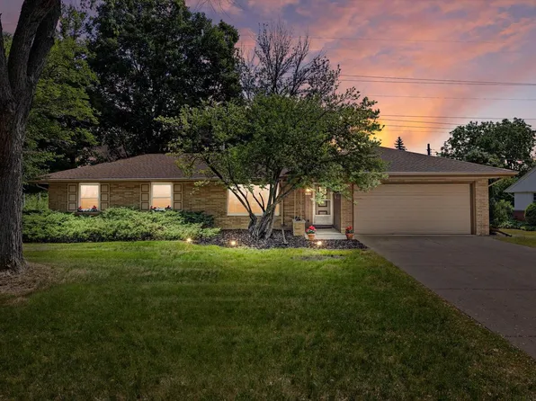 12109 Woodside COURT, Wauwatosa, WI 53226