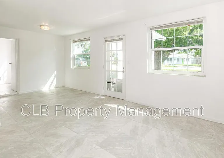 36 Brooks Dr — Photo 7