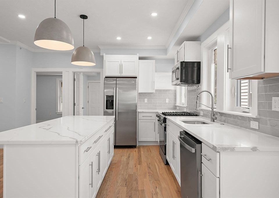 1st image of 29 Rosemary St Floor 2