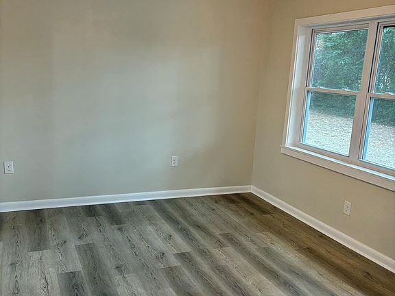 4th image of 432 Squirrel St APT A