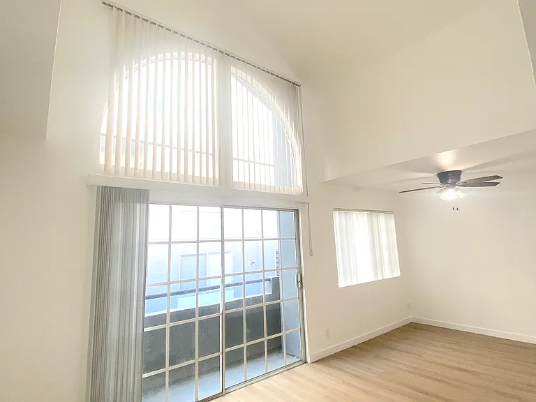 5617 Carlton Way #204 — Photo 12