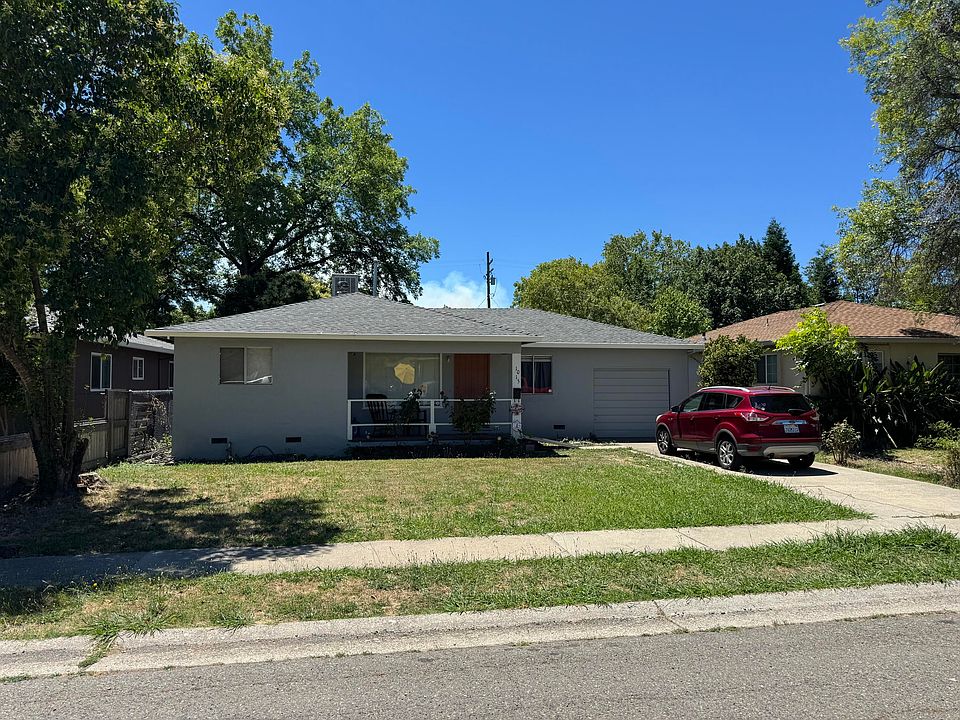 1st image of 1015 Gold St