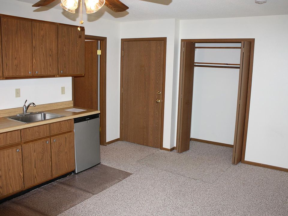 2nd image of 703 18th Ave