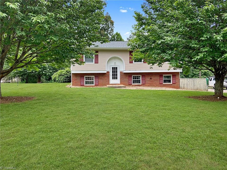 1st image of 243 Holly Pine St