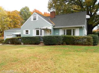 2736 Westridge Rd, Winston Salem, NC 27103