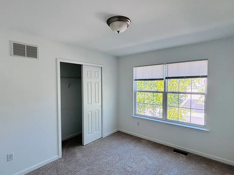 1011 King Way — Photo 20
